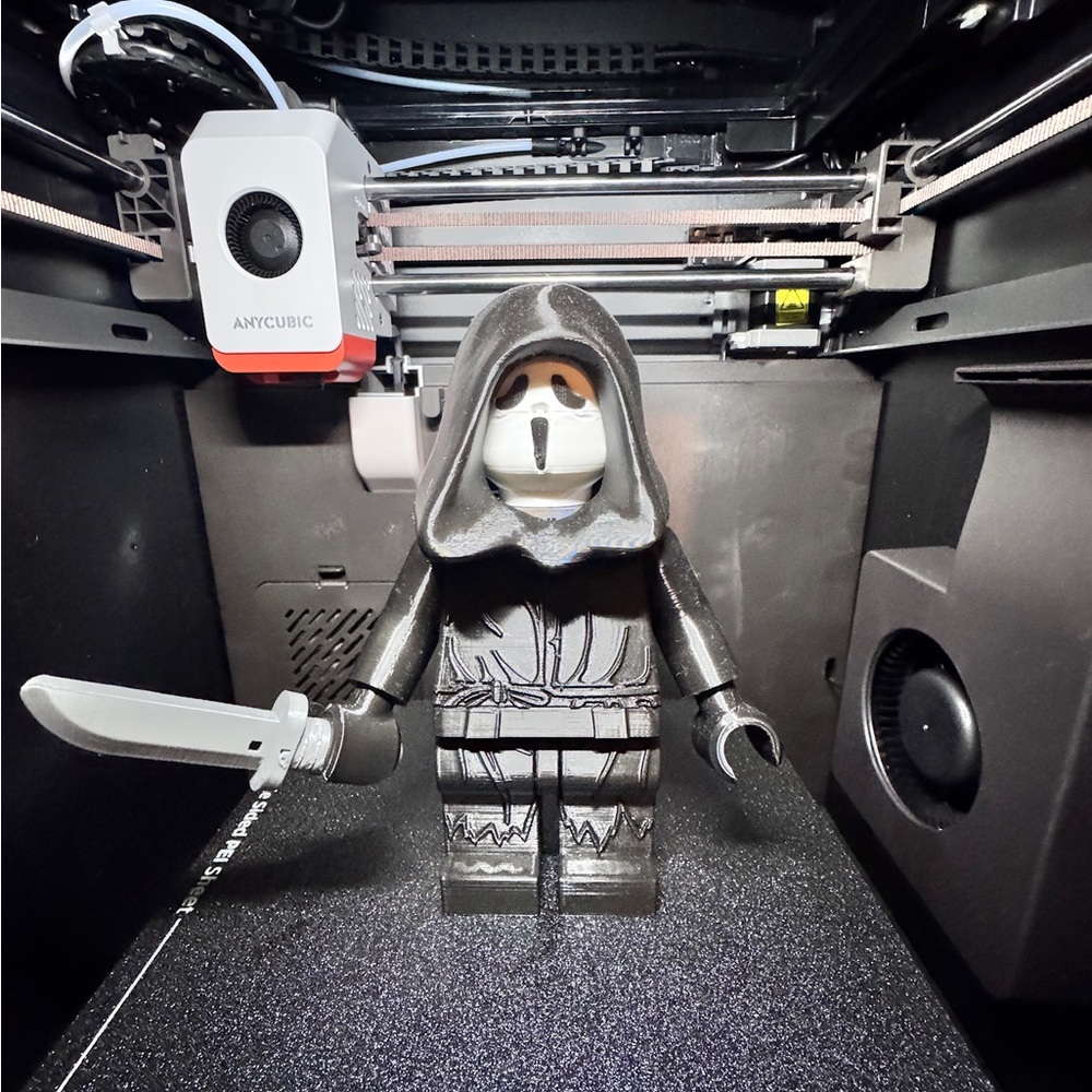 3D Printed LEGO Scream (with prop Knife)